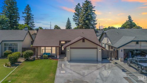 6501 Ambergrove Street, Bakersfield, CA, 93313 | Card Image
