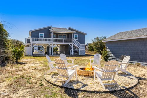 2004 W Pelican Dr, Oak Island, NC, 28465-7445 | Card Image