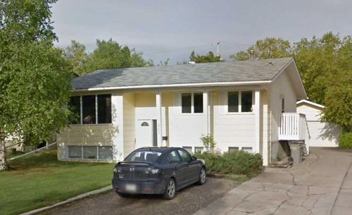8702 96 St, Grande Prairie, AB, T8V3C9 | Card Image