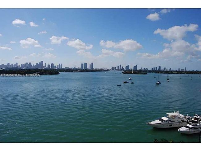 916 - 1100 W West Ave, Condo with 2 bedrooms, 2 bathrooms and null parking in Miami Beach FL | Image 2