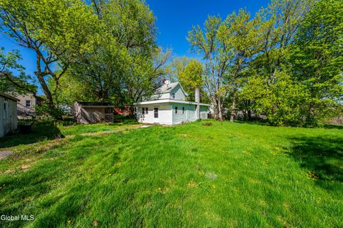 7 Clearwater St, Ravena, NY, 12143-1801 | Card Image
