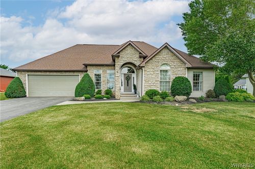 4899 Beach Ridge Rd, Lockport, NY, 14094-9641 | Card Image