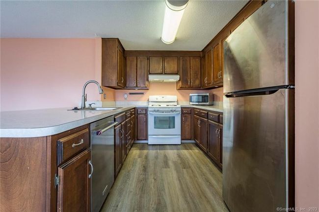 1 - 1 Oak Forest Dr, Condo with 3 bedrooms, 1 bathrooms and 2 parking in Manchester CT | Image 8