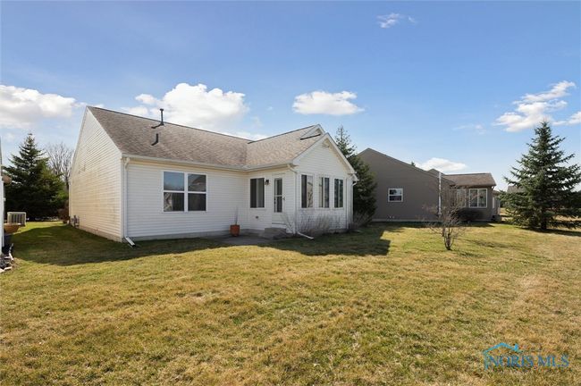 7352 Manatee Ct, House other with 2 bedrooms, 2 bathrooms and 2 parking in Maumee OH | Image 29