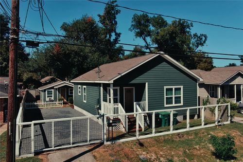 5105 Chapman St, Houston, TX, 77009-2207 | Card Image