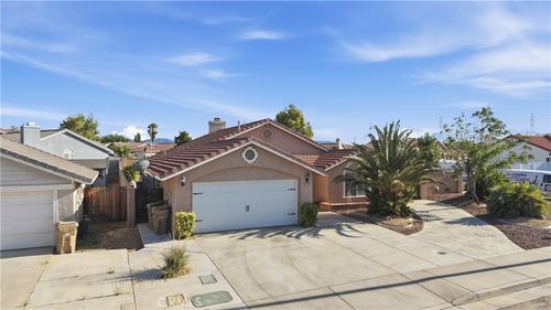 14405 Cedar St, Hesperia, CA, 92344-8264 | Card Image