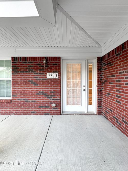 7320-7320 Fox Hollow Way, Louisville, KY, 40228-4221 | Card Image
