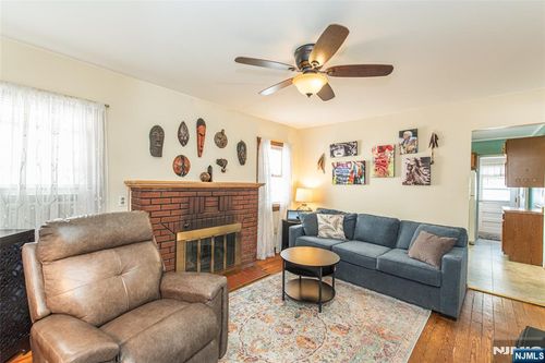 8 Shore Road, Denville Township, NJ, 07834 | Card Image