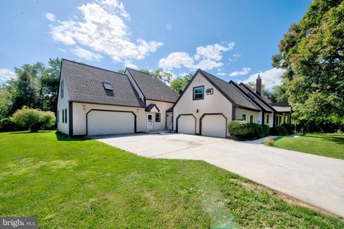 100 Russell Rd, PHOENIXVILLE, PA, 19460-2431 | Card Image