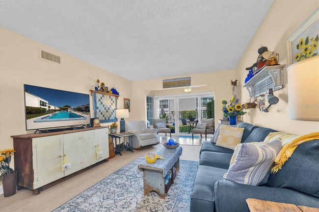 APT-109 - 2060 Marilyn St, Condo with 2 bedrooms, 2 bathrooms and null parking in CLEARWATER FL | Image 6