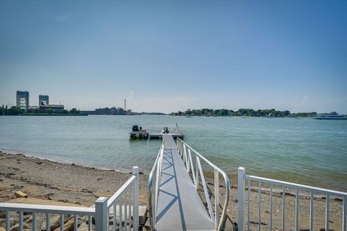 104 Kings Cove Beach Rd, Weymouth, MA, 02191-1227 | Card Image