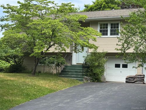 11 Lynbrook Road, Poughkeepsie, NY, 12603 | Card Image