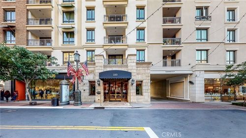 568 Americana Way, Glendale, CA, 91210 | Card Image