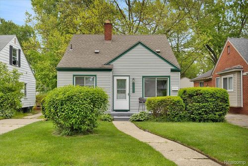 24350 Cloverlawn St, Oak Park, MI, 48237-1569 | Card Image