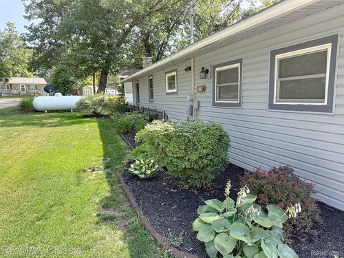 2455 Surrey St, Harrison, MI, 48625 | Card Image