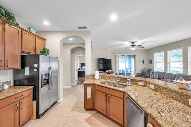 1328 Rushgrove Cir, House other with 3 bedrooms, 2 bathrooms and null parking in DOVER FL | Image 5