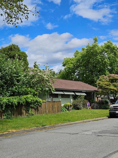 3625 E 24th Ave, Vancouver, BC, V5R1G9 | Card Image