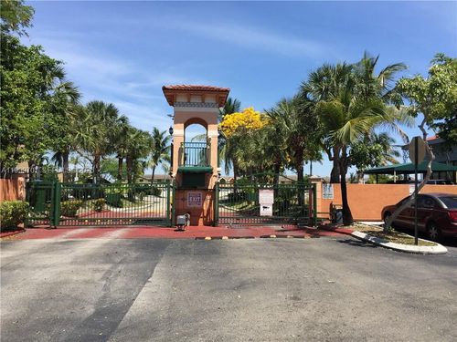 104c-8428 Nw 103rd St, Hialeah Gardens, FL, 33016-4674 | Card Image