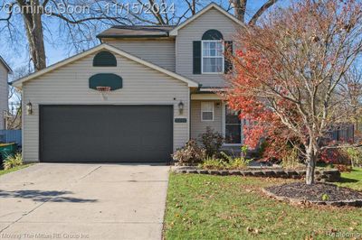 21203 Collingham Avenue, Home with 3 bedrooms, 1 bathrooms and null parking in Farmington Hills MI | Image 1