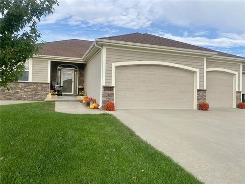 904 Edgewood Dr, Paola, KS, 66071-3066 | Card Image