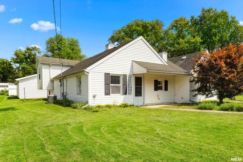 404 N West St, Tremont, IL, 61568-7986 | Card Image