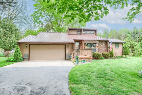 2390 N Vassar Road, Davison Township, MI, 48423 | Card Image