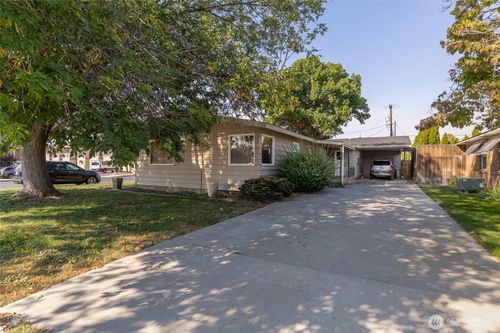 218 3rd Ave Sw, Quincy, WA, 98848-1241 | Card Image