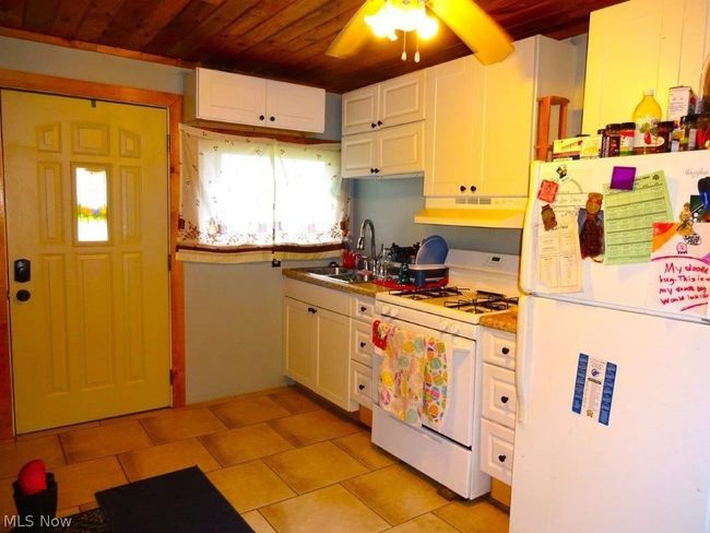 14479 Elk River Rd, House other with 2 bedrooms, 2 bathrooms and null parking in Duck WV | Image 5