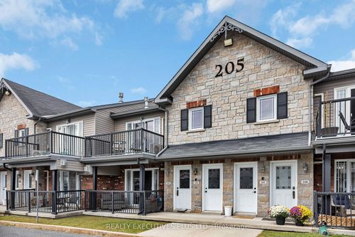 506-205 Éliot St, Rockland, ON, K4K0G4 | Card Image