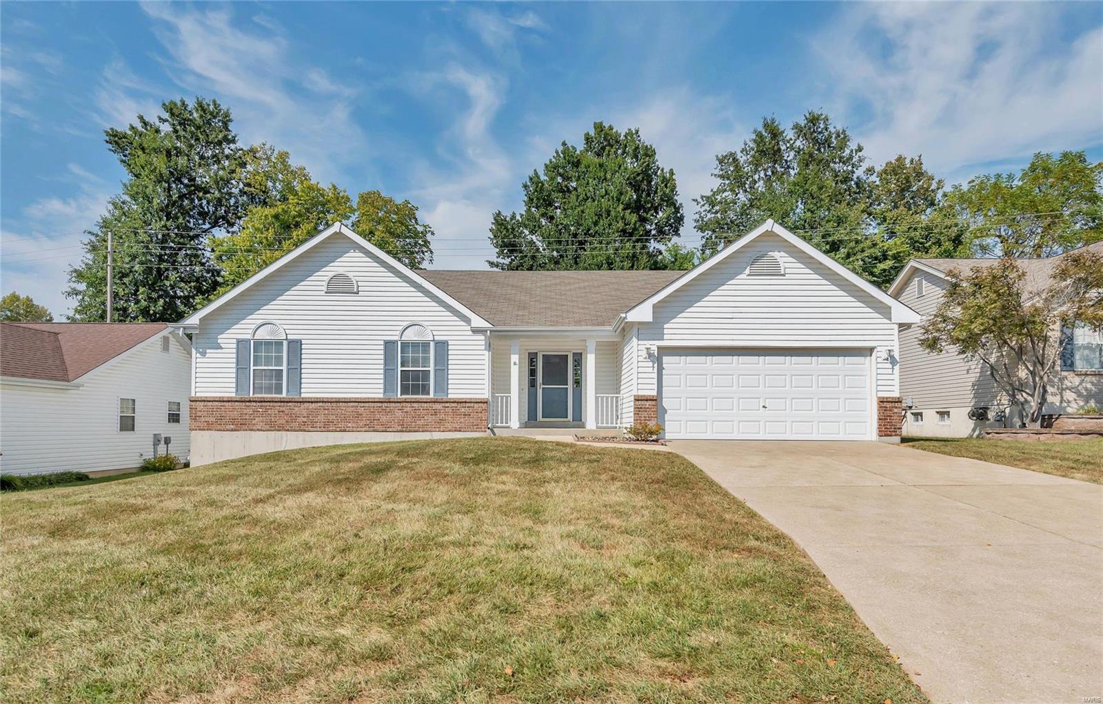 Moss Pointe Dr, Saint Charles, MO 63303