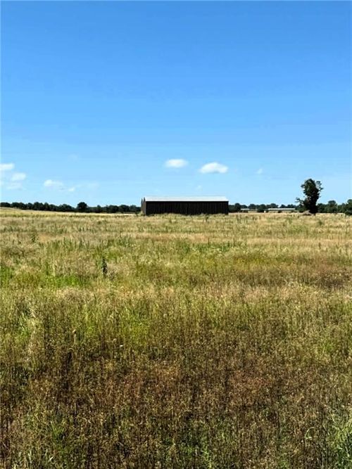 4651 Cr 5700, Cherryvale, KS, 67335-8955 | Card Image
