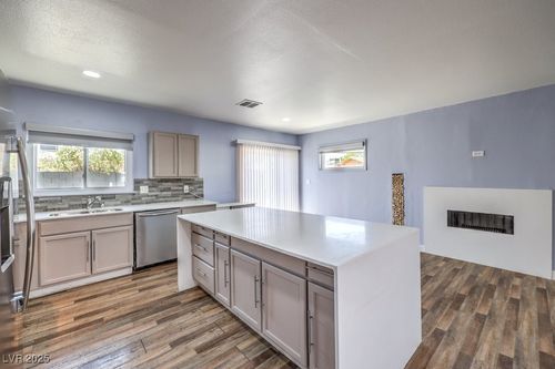 417 Wisteria Ave, Las Vegas, NV, 89107-2671 | Card Image