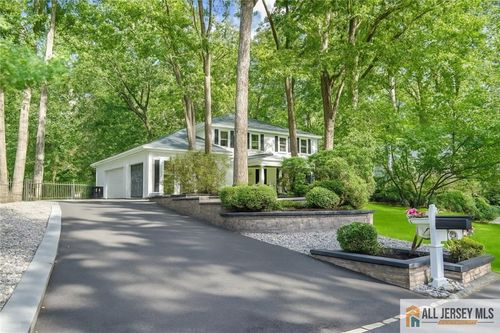 15 Crommelin Ct, East Brunswick, NJ, 08816-2406 | Card Image