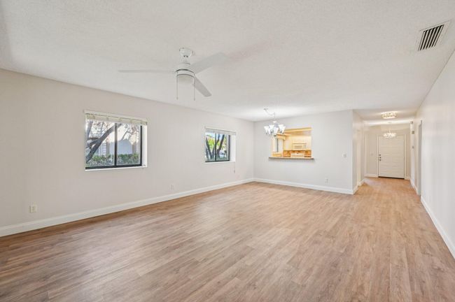APT-104 - 1103 Duncan Cir, Condo with 3 bedrooms, 2 bathrooms and null parking in Palm Beach Gardens FL | Image 5