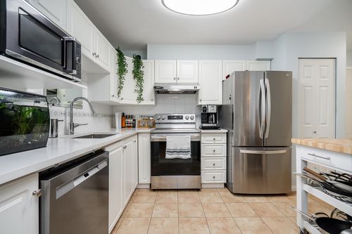 212-12733 72 Ave, Surrey, BC, V3W2M7 | Card Image