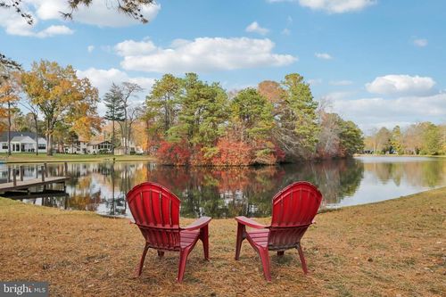 70 Oakwood Dr, MEDFORD, NJ, 08055-8824 | Card Image