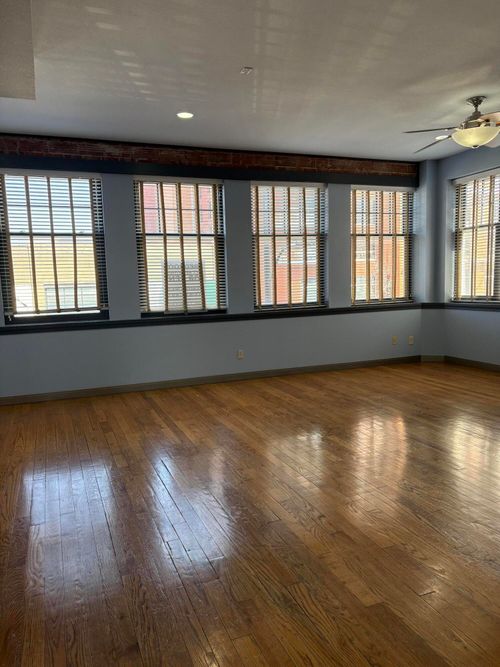 1106 E Broadway, COLUMBIA, MO, 65201-4910 | Card Image