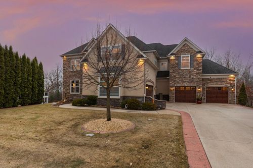 10033 Frederick Place, Eden Prairie, MN, 55347 | Card Image