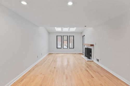 766-766 Spinnaker Ct, Secaucus, NJ, 07094-2231 | Card Image