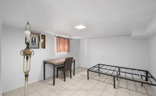329 Rankin Ave, House other with 8 bedrooms, 3 bathrooms and 4 parking in Windsor ON | Image 17