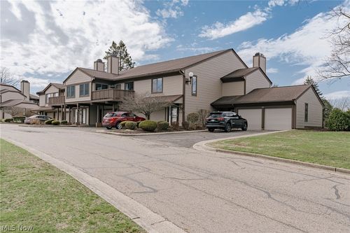 2889 Charing Cross Rd Nw, Canton, OH, 44708-1541 | Card Image