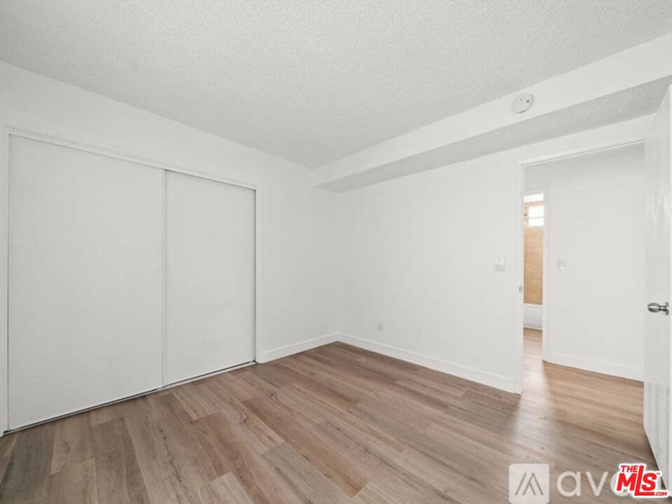 Residential Lease in Manhattan Beach 5