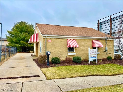 1903 Brown St, Akron, OH, 44301-3107 | Card Image