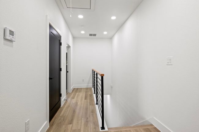 172 W 17 Th St, Townhouse with 3 bedrooms, 3 bathrooms and null parking in Mount Pleasant TX | Image 18