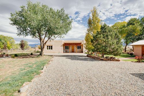215 Espinosa Road, Ranchos de Taos, NM, 87557 | Card Image