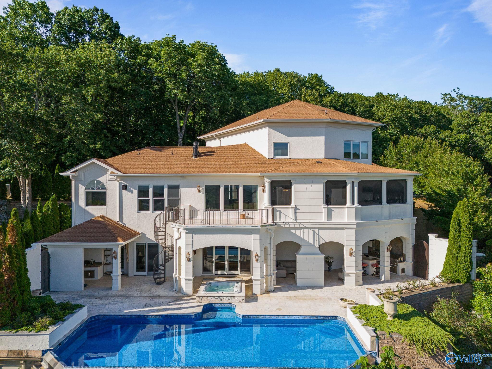 Cliffs Edge Cir, Huntsville, AL 35801