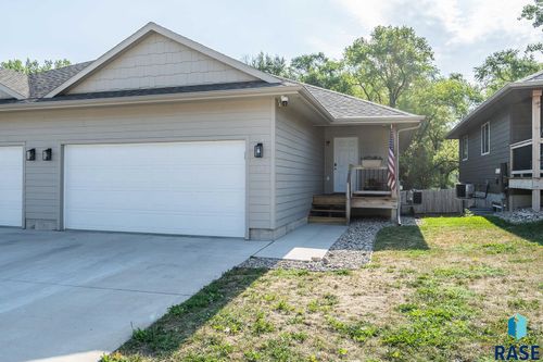 1806 N Oberg Cir Circle, Sioux Falls, SD, 57103 | Card Image