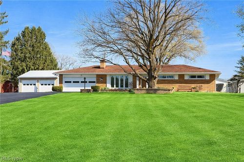335 Walker Dr, Zanesville, OH, 43701-1270 | Card Image