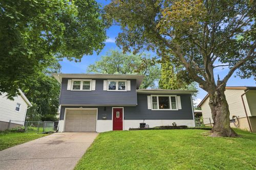 1426 25th St, Bettendorf, IA, 52722-3808 | Card Image