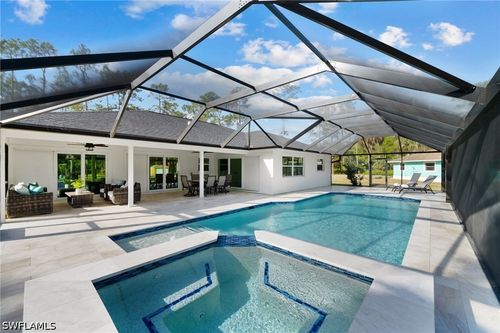 5015 Mahogany Ridge Dr, Naples, FL, 34119-2527 | Card Image